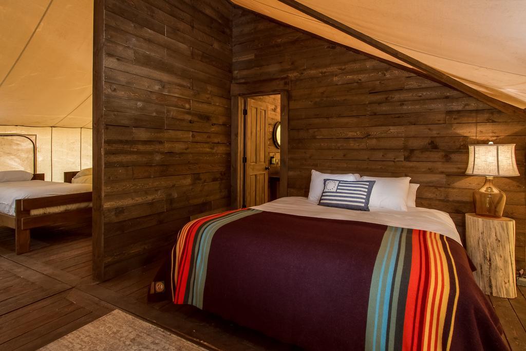 Conestoga Ranch Glamping Resort جاردن سيتي الغرفة الصورة