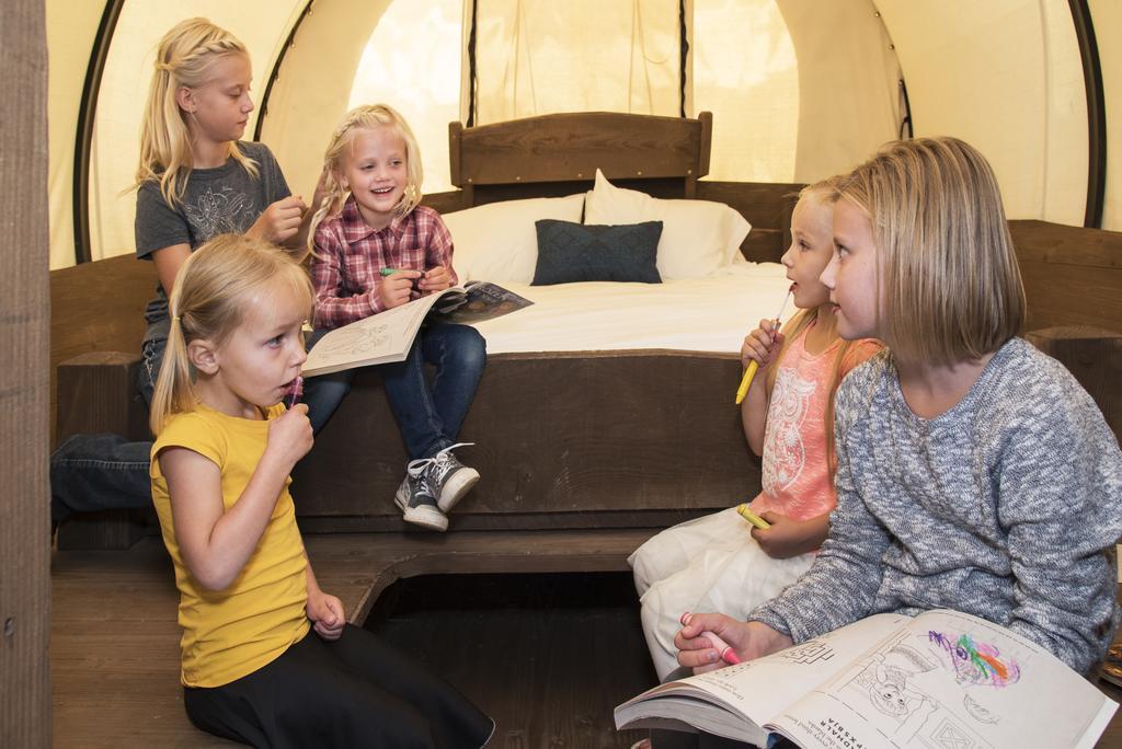 Conestoga Ranch Glamping Resort جاردن سيتي المظهر الخارجي الصورة