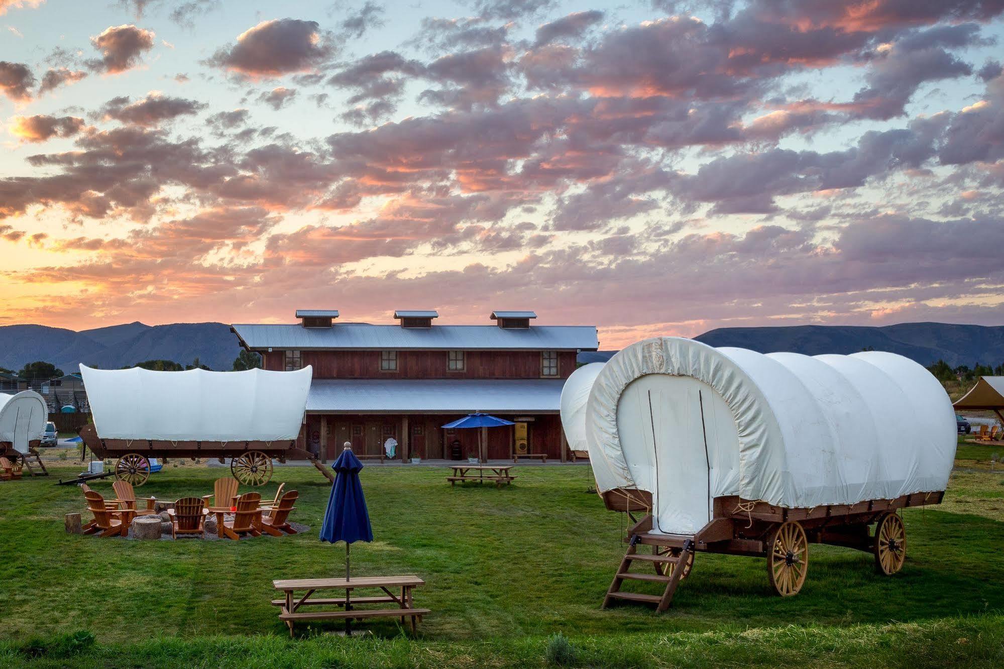 Conestoga Ranch Glamping Resort جاردن سيتي المظهر الخارجي الصورة