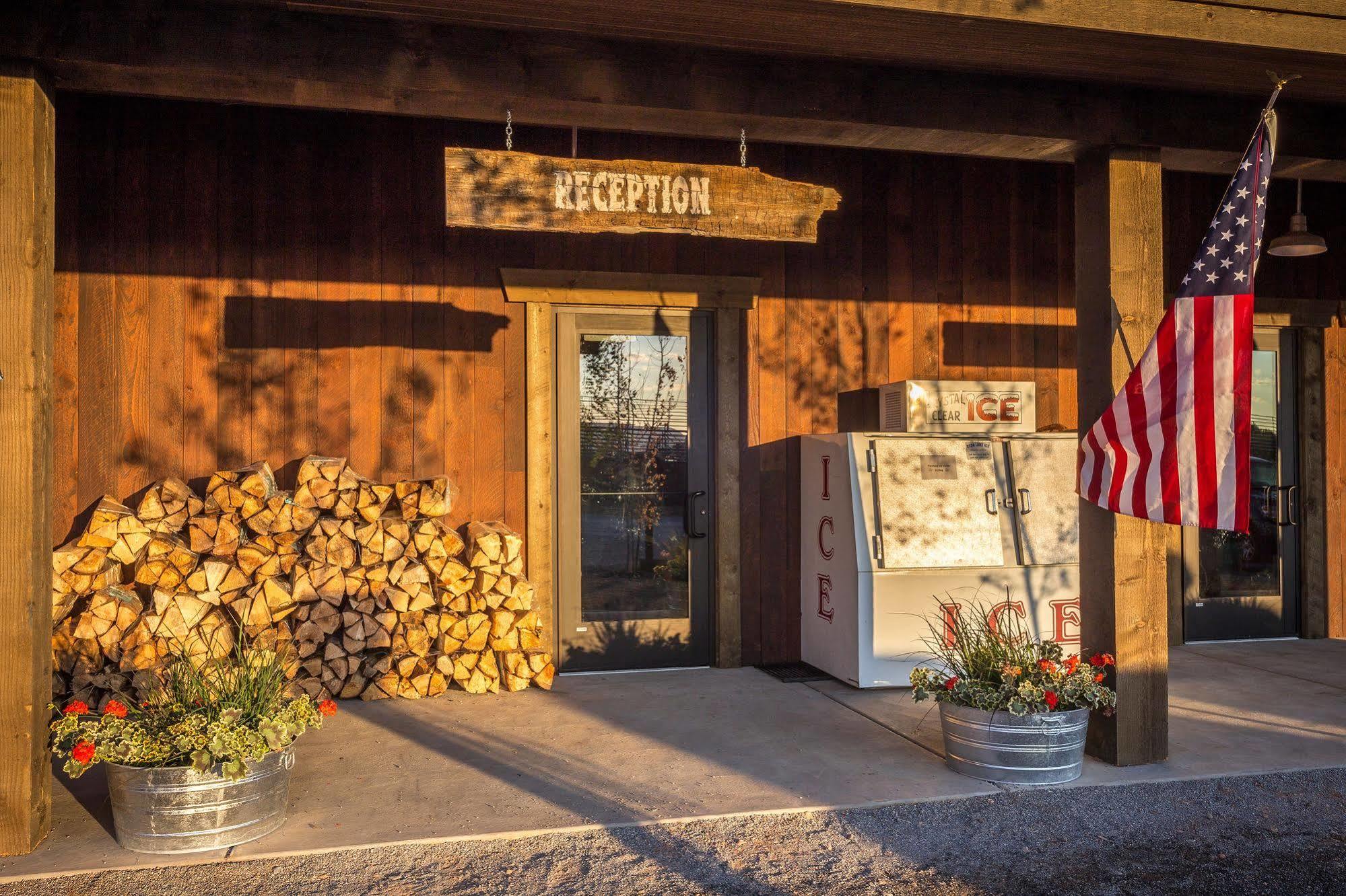 Conestoga Ranch Glamping Resort جاردن سيتي المظهر الخارجي الصورة